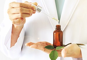Estudiar naturopatía y profundizar en los usos y conocer las propiedades de las plantas medicinales