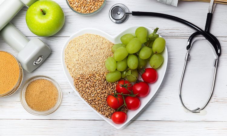 ¿Hay que estudiar medicina para ser nutricionista?