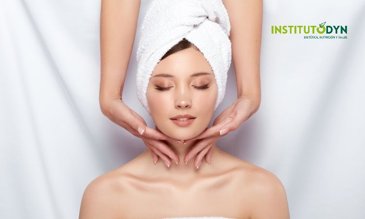 Qué es un masaje facial y cuáles son sus beneficios