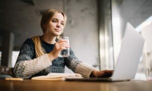 Descubre los cursos online recomendados por las opiniones de Instituto DYN