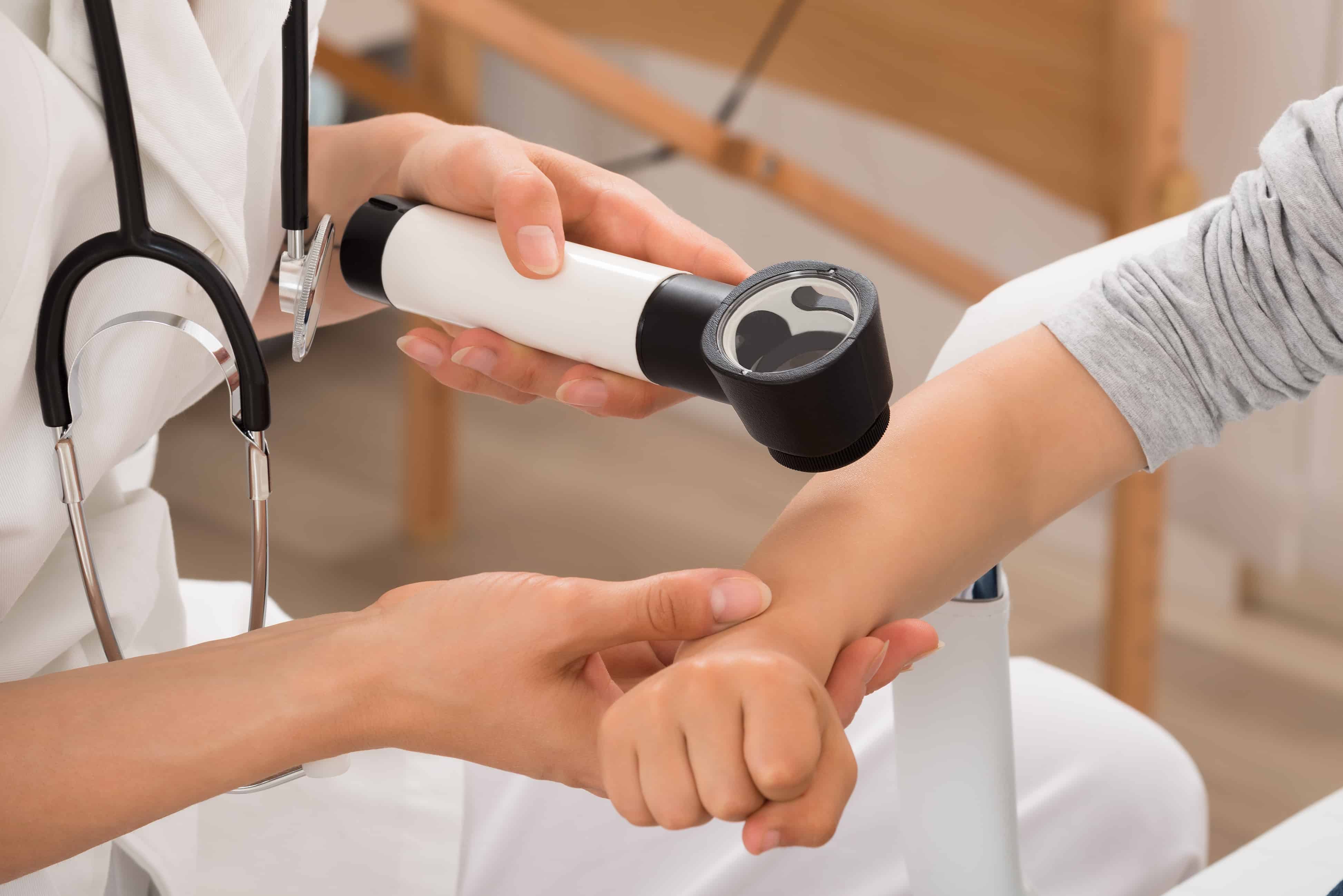 Fórmate con el Postgrado en Dermatología y ejerce como esteticista profesional